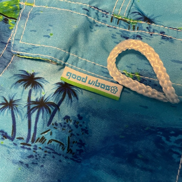 Good Vibes women’s size 1 beach shorts, gently worn. - Picture 3 of 4